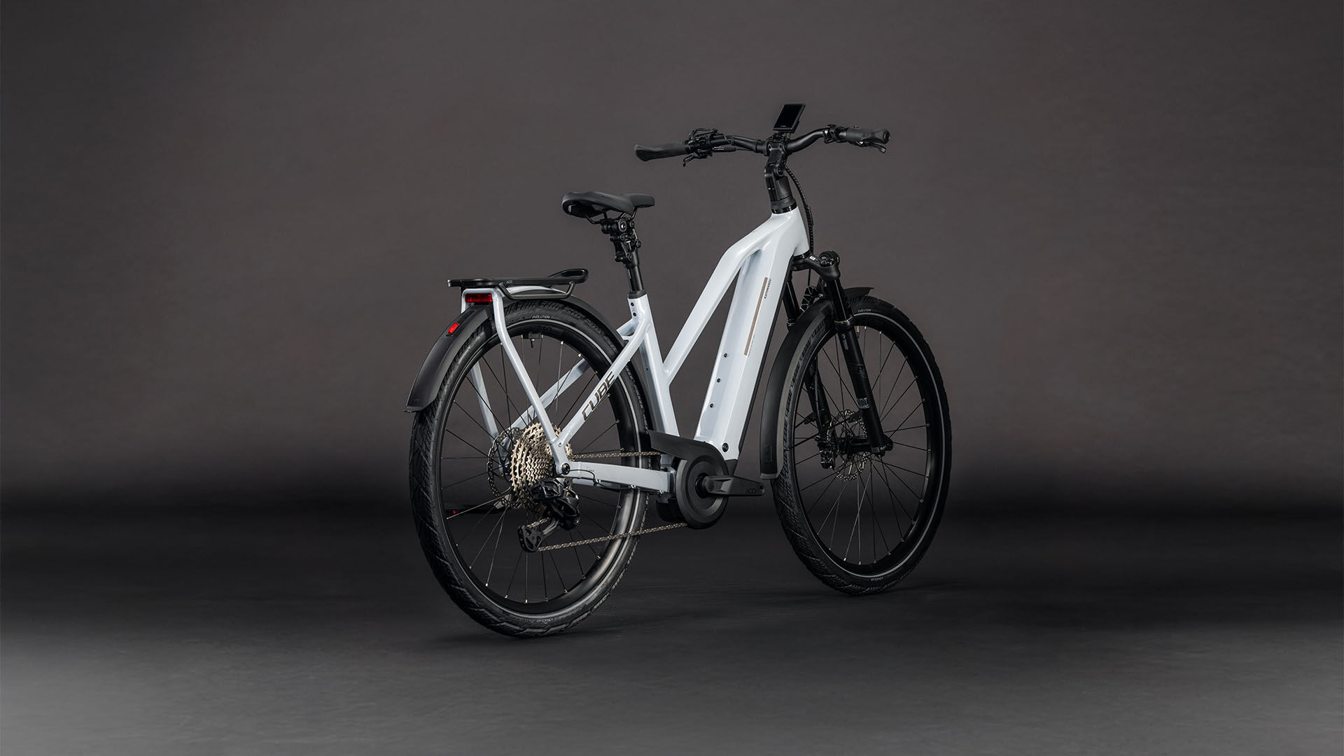 Cube Kathmandu Hybrid SLX 800 foggrey´n´grey UN3556 Fahrzeug mit Antrieb durch Lithium-Ionen- Batterien. Transport nach SV 388 und 666 ADR.