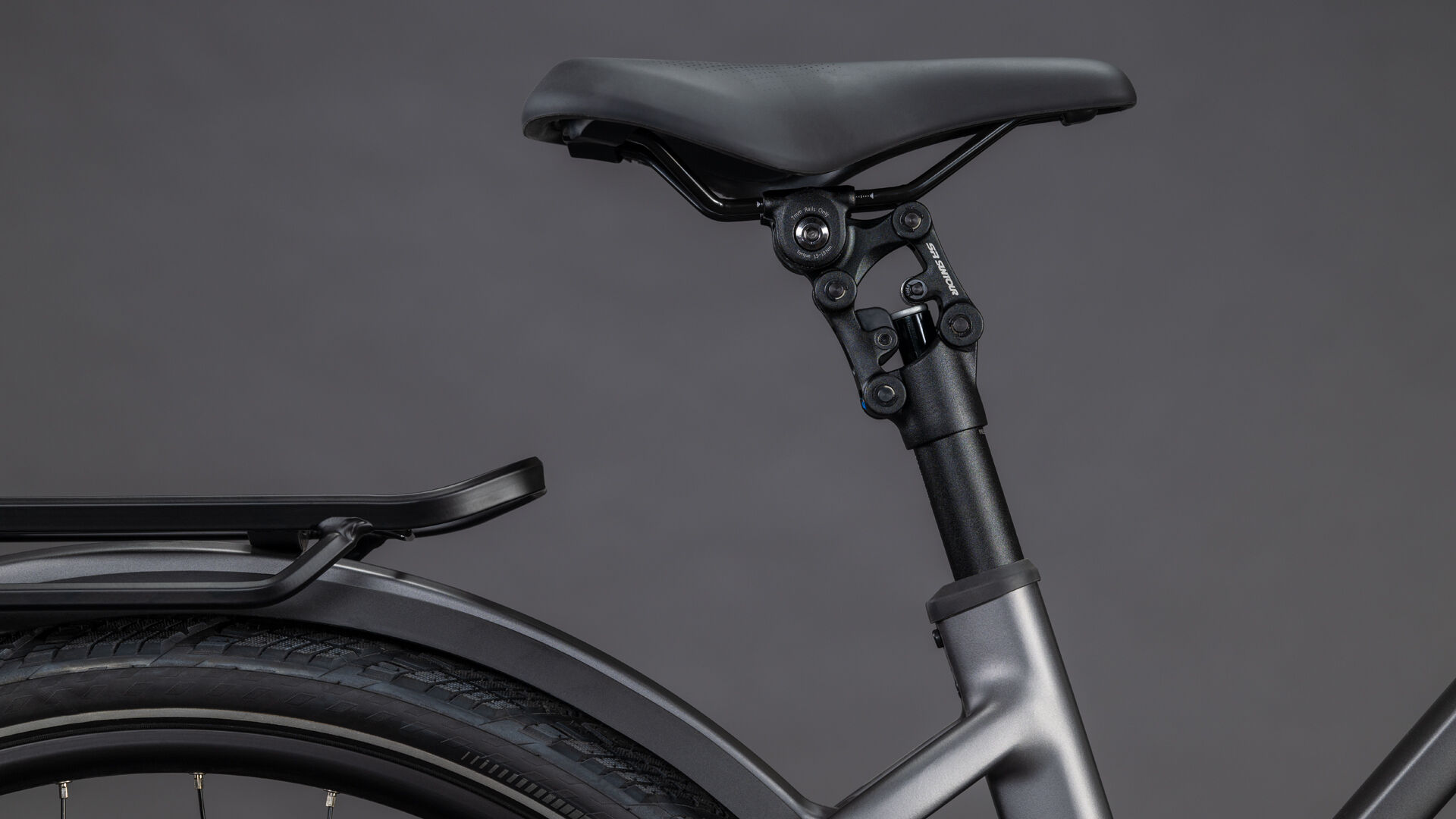 Cube Kathmandu Hybrid Comfort Pro 800 slabgrey´n´black UN3556 Fahrzeug mit Antrieb durch Lithium-Ionen- Batterien. Transport nach SV 388 und 666 ADR.