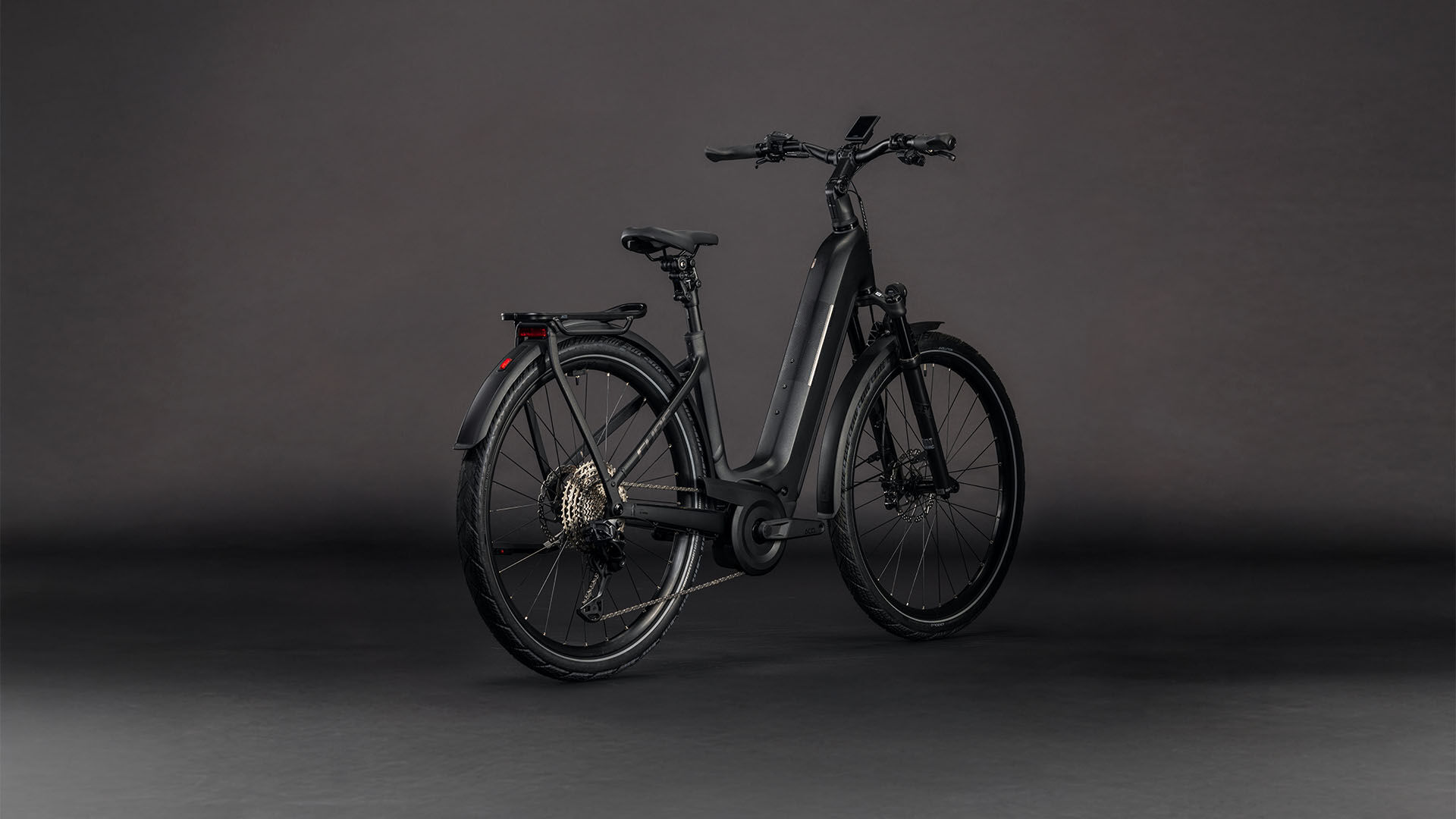 Cube Kathmandu Hybrid SLX 800 silverdust´n´chrome UN3556 Fahrzeug mit Antrieb durch Lithium-Ionen- Batterien. Transport nach SV 388 und 666 ADR.