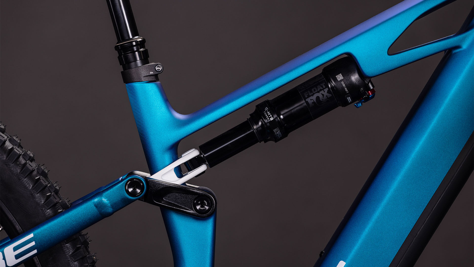 Cube Stereo Hybrid ONE44 HPC SLX 800 nebula´n´white UN3556 Fahrzeug mit Antrieb durch Lithium-Ionen- Batterien. Transport nach SV 388 und 666 ADR.