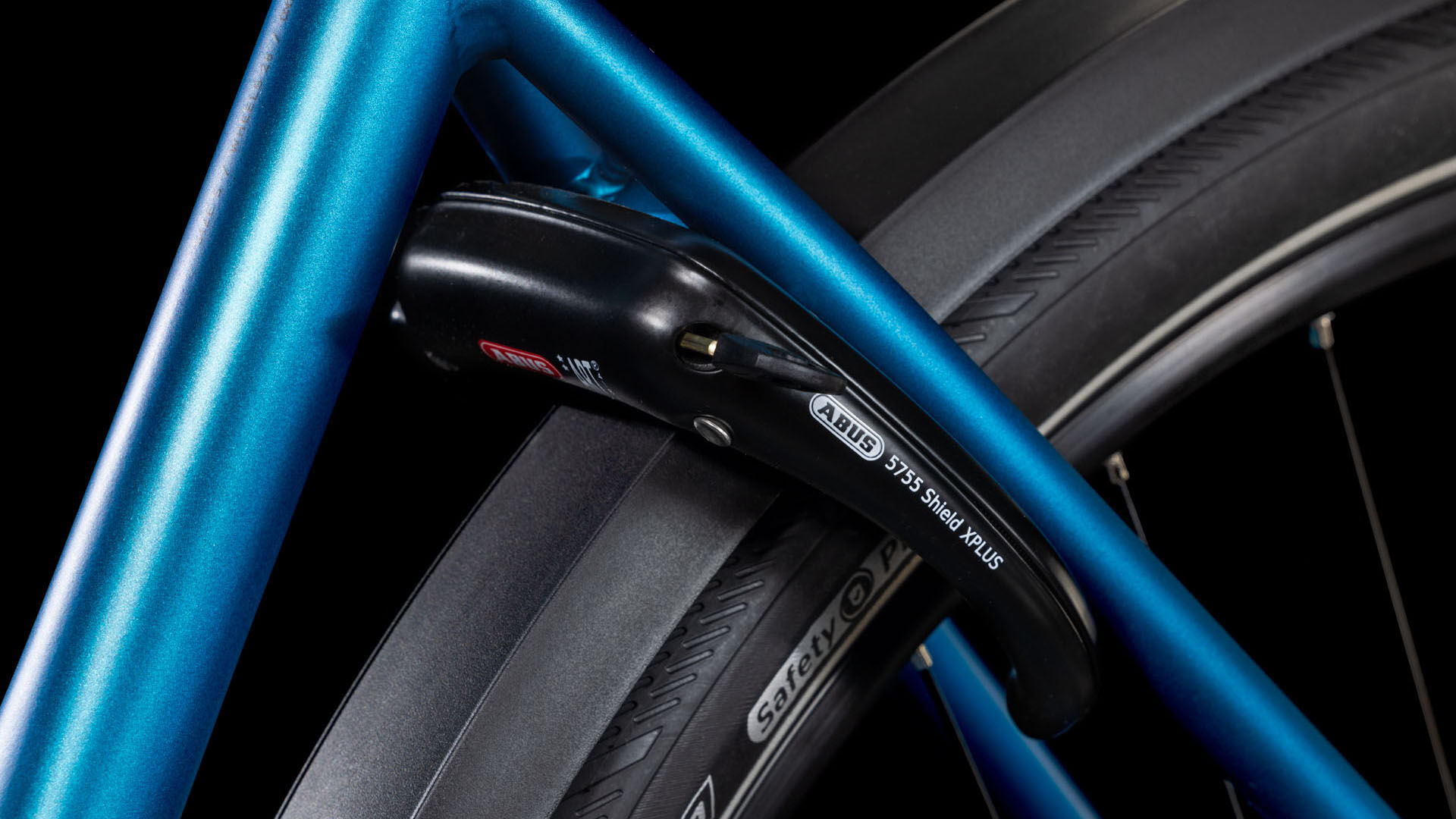 Cube Supreme Hybrid Deluxe ONE 625 electricblue´n´black Batteriebetriebenes Fahrzeug (UN 3171) unterliegt nicht den Vorschriften des ADR