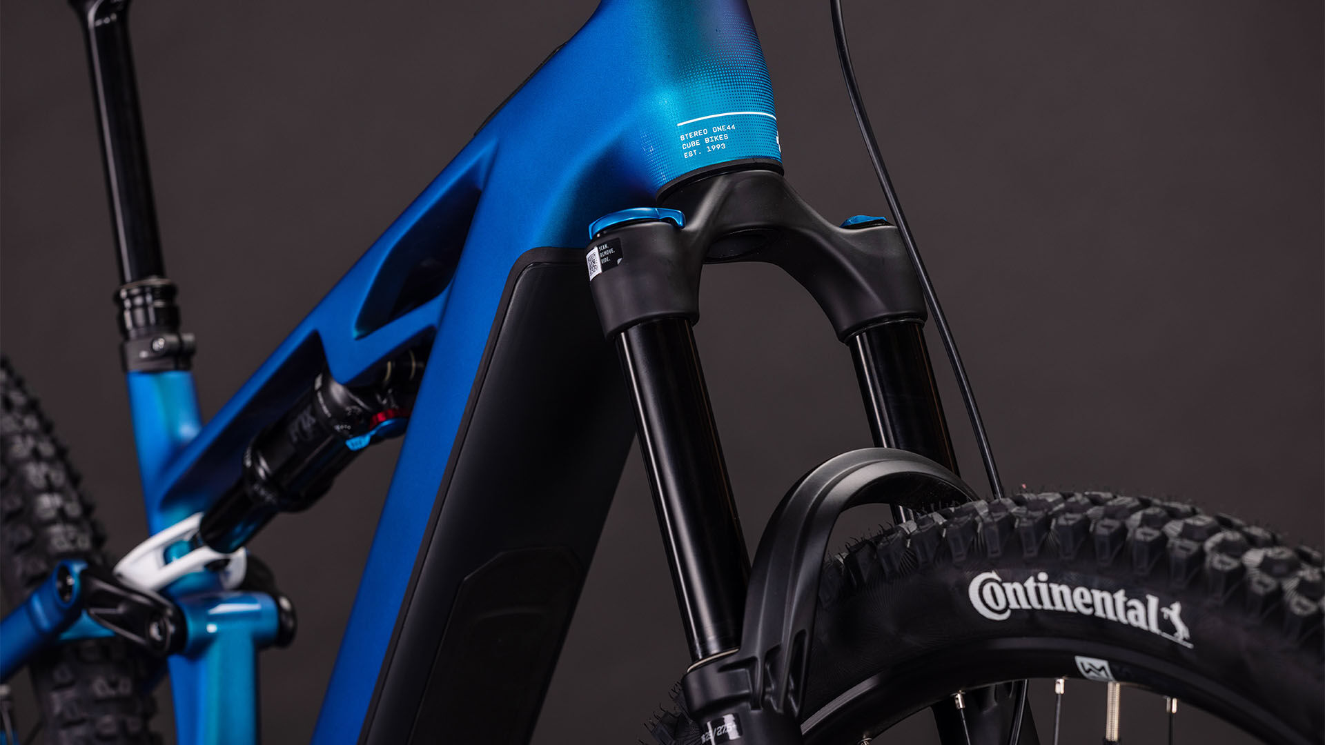 Cube Stereo Hybrid ONE44 HPC SLX 800 nebula´n´white UN3556 Fahrzeug mit Antrieb durch Lithium-Ionen- Batterien. Transport nach SV 388 und 666 ADR.