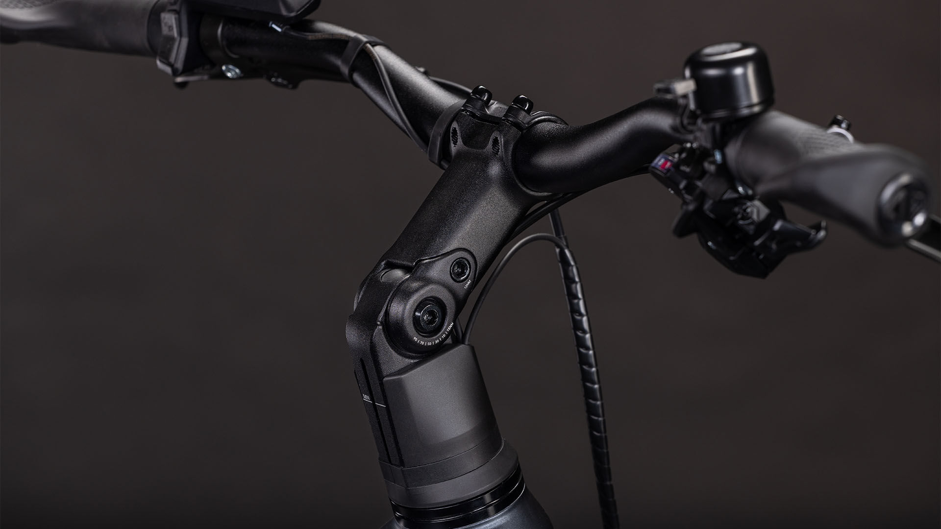 Cube Kathmandu Hybrid ONE 800 metallicgrey´n´grey UN3556 Fahrzeug mit Antrieb durch Lithium-Ionen- Batterien. Transport nach SV 388 und 666 ADR.