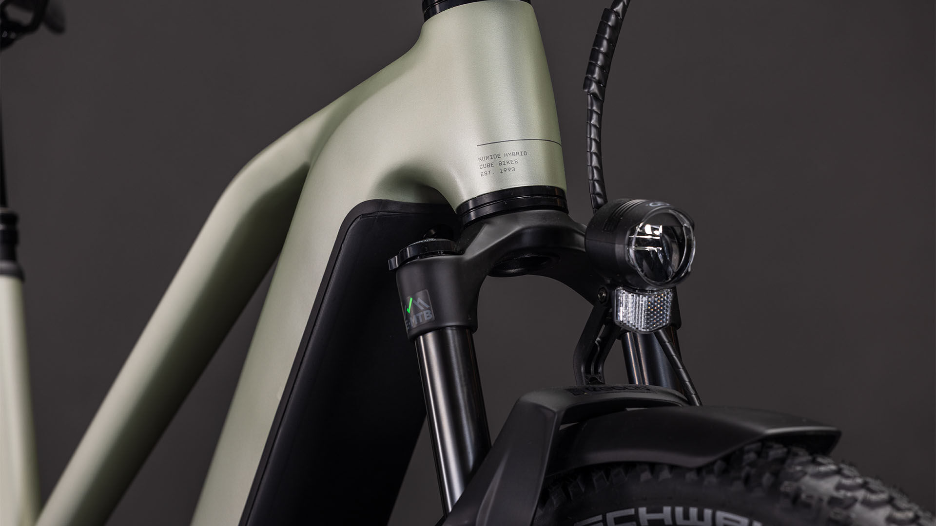 Cube Nuride Hybrid EXC 800 lemongrass´n´reflex UN3556 Fahrzeug mit Antrieb durch Lithium-Ionen- Batterien. Transport nach SV 388 und 666 ADR.