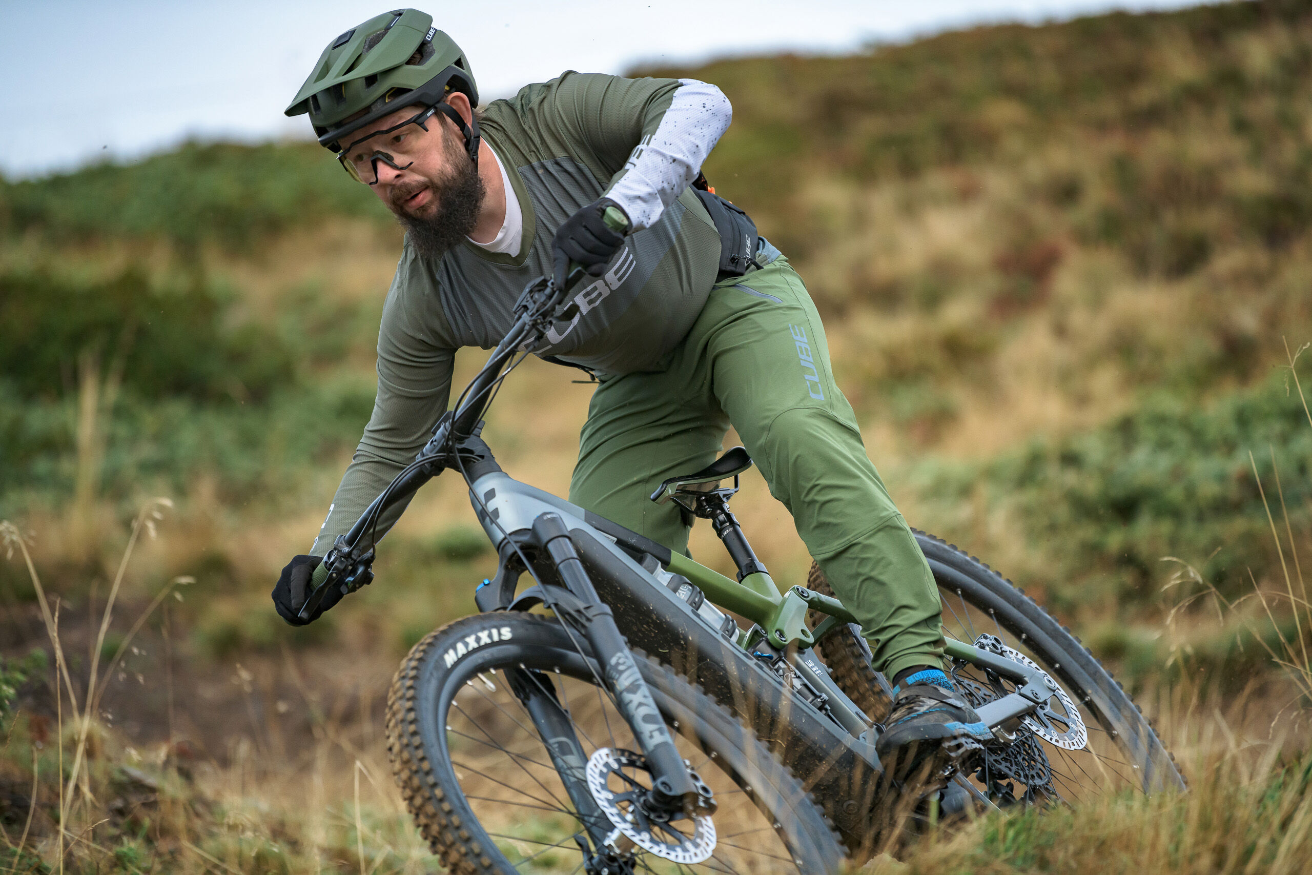Cube E-MTB mit Bosch Performance CX max mit 100+ NM im Gelände – hier zählen Drehmoment und Dosierbarkeit