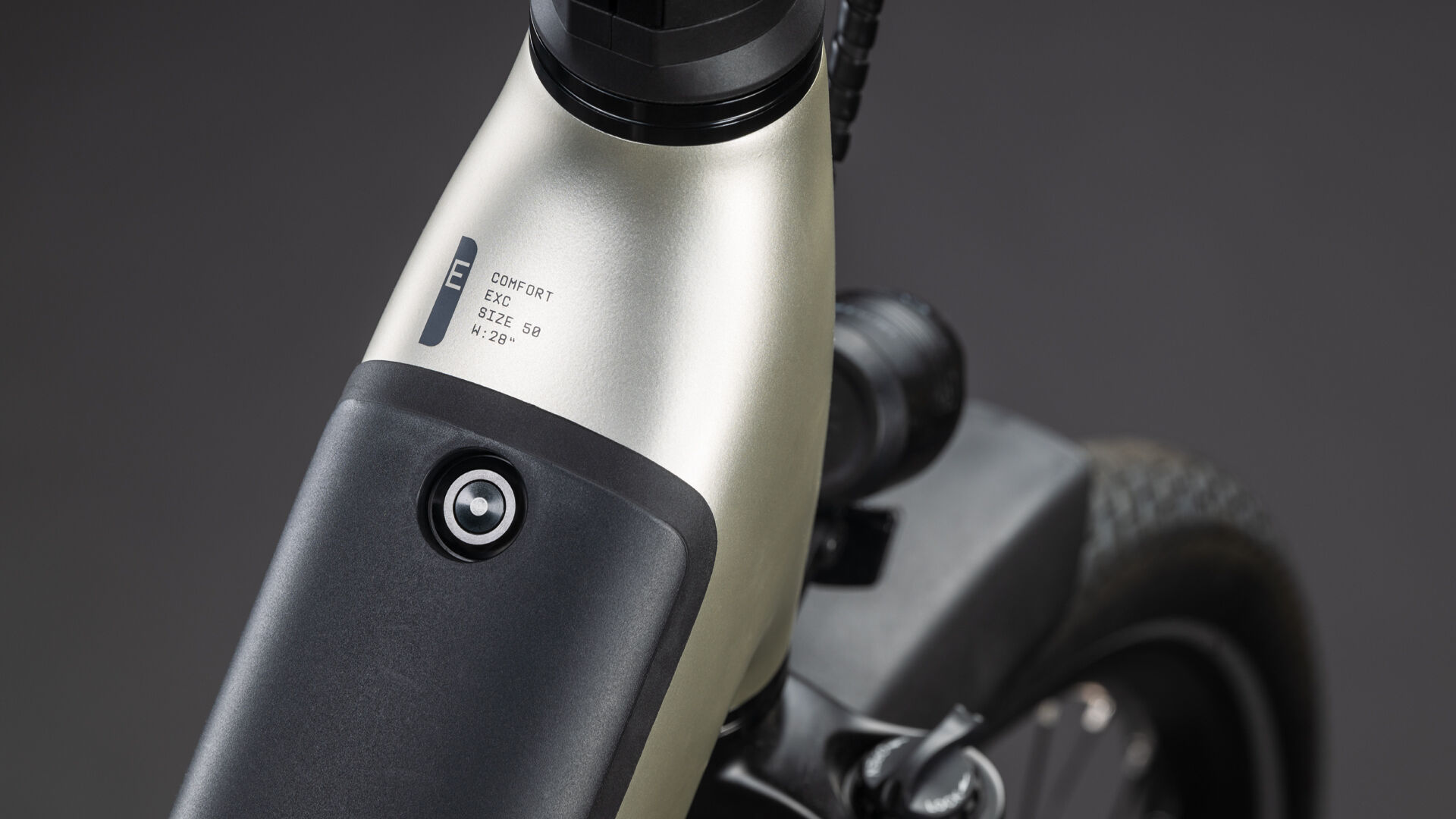 Cube Supreme RT Hybrid Comfort EXC 600 champagne´n´grey UN3556 Fahrzeug mit Antrieb durch Lithium-Ionen- Batterien. Transport nach SV 388 und 666 ADR.