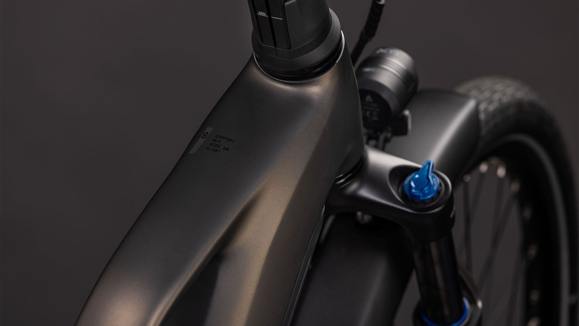Cube Touring Hybrid Comfort SLX 800 charcoal´n´chrome UN3556 Fahrzeug mit Antrieb durch Lithium-Ionen- Batterien. Transport nach SV 388 und 666 ADR.