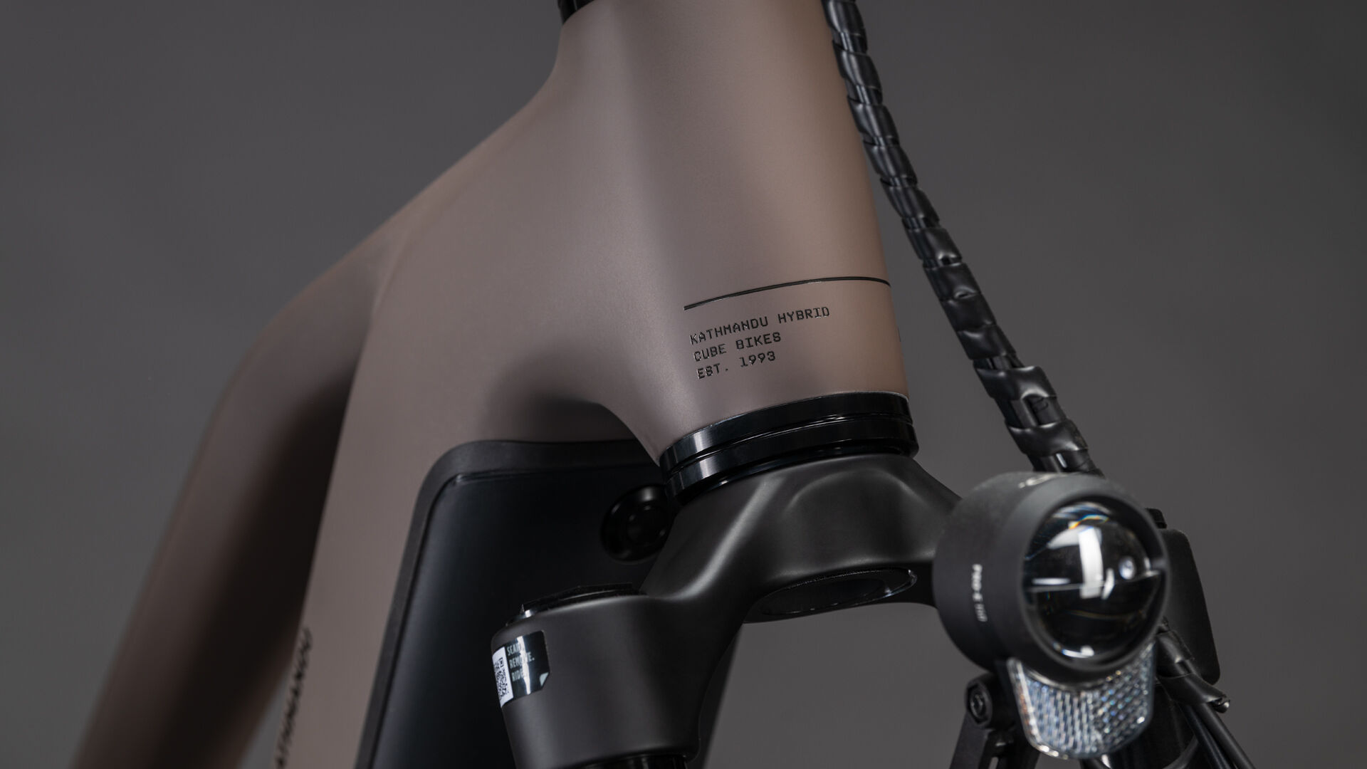 Cube Kathmandu Hybrid EXC 800 cedar´n´chrome UN3556 Fahrzeug mit Antrieb durch Lithium-Ionen- Batterien. Transport nach SV 388 und 666 ADR.