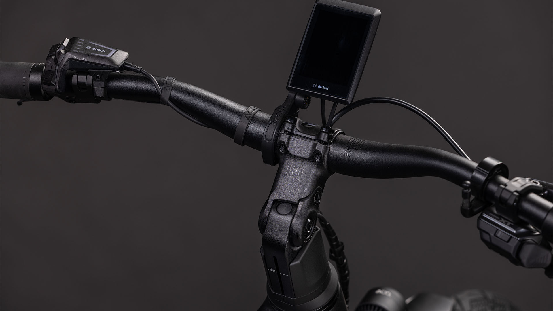 Cube Kathmandu Hybrid SLX 800 silverdust´n´chrome UN3556 Fahrzeug mit Antrieb durch Lithium-Ionen- Batterien. Transport nach SV 388 und 666 ADR.